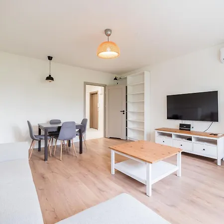 Osiedle Sobieskiego Comfort By Bookinghost Apartmán